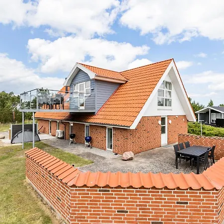 Lovely In With Outdoor Swimming Pool